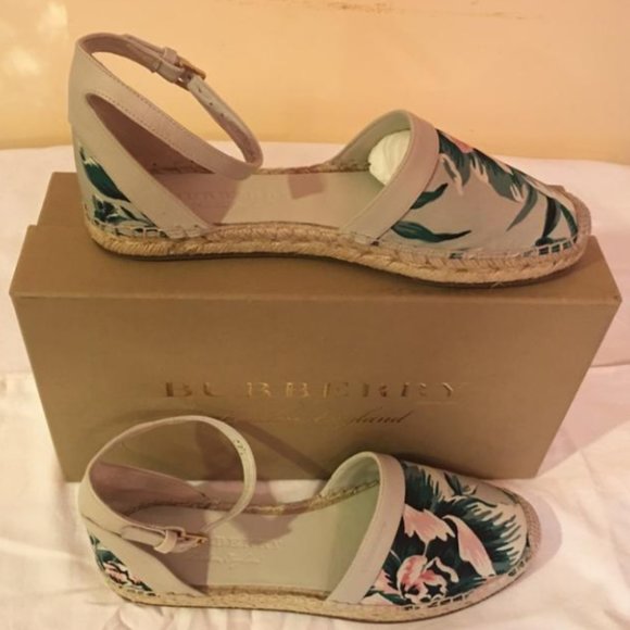 NIB Burberry Floral Abbingdon Espadrilles Flats - Picture 2 of 8